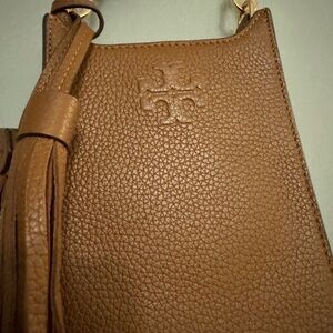 New Tory Burch cellphone crossbody in the color “moose”.